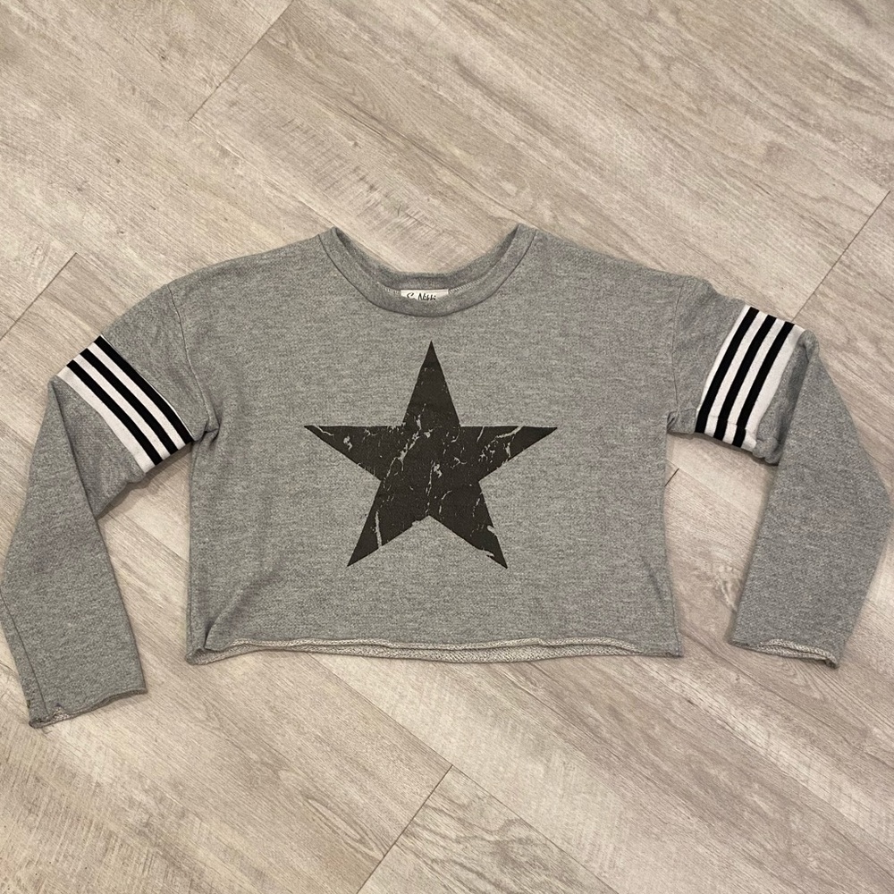 So Nikki Star Crop Sweatshirt